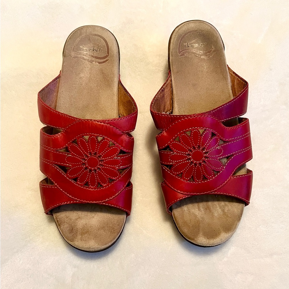 🌺 Red Leather Women's Sandals Dansko size 38